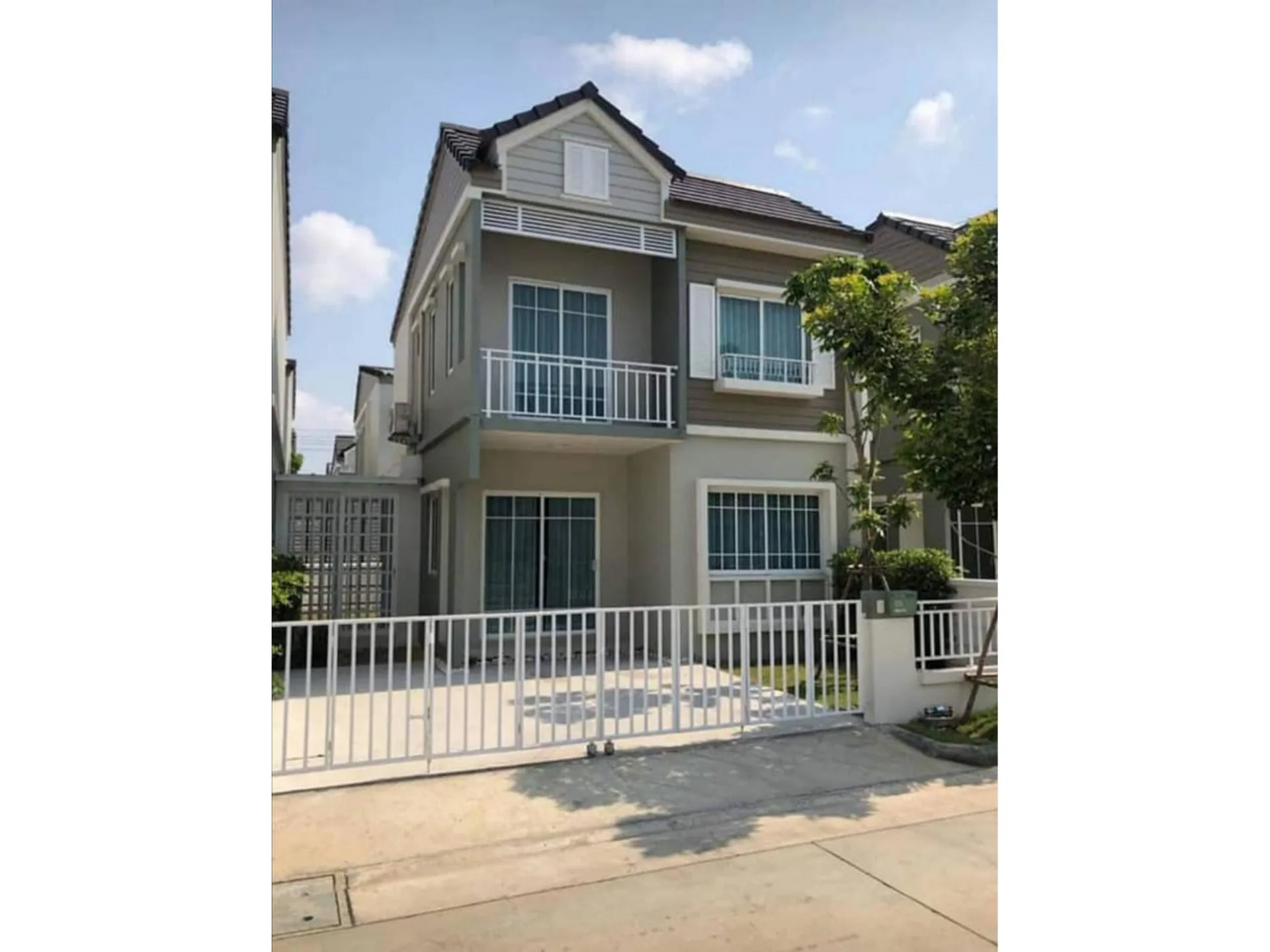 Property photos for The Village 3 Bang Na-wong Waen