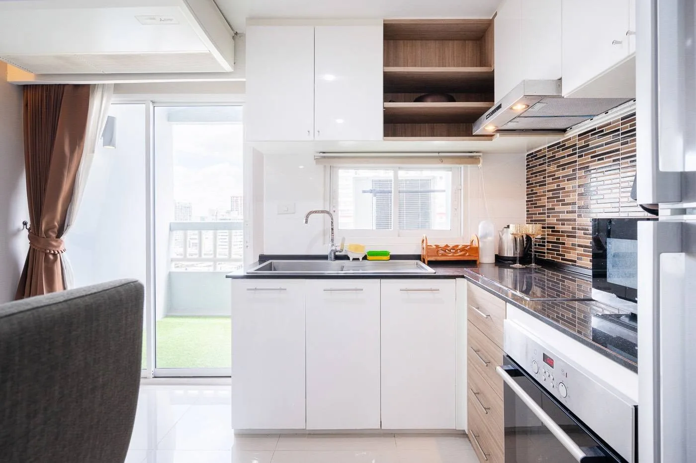 Property photos for Petch 9 Tower