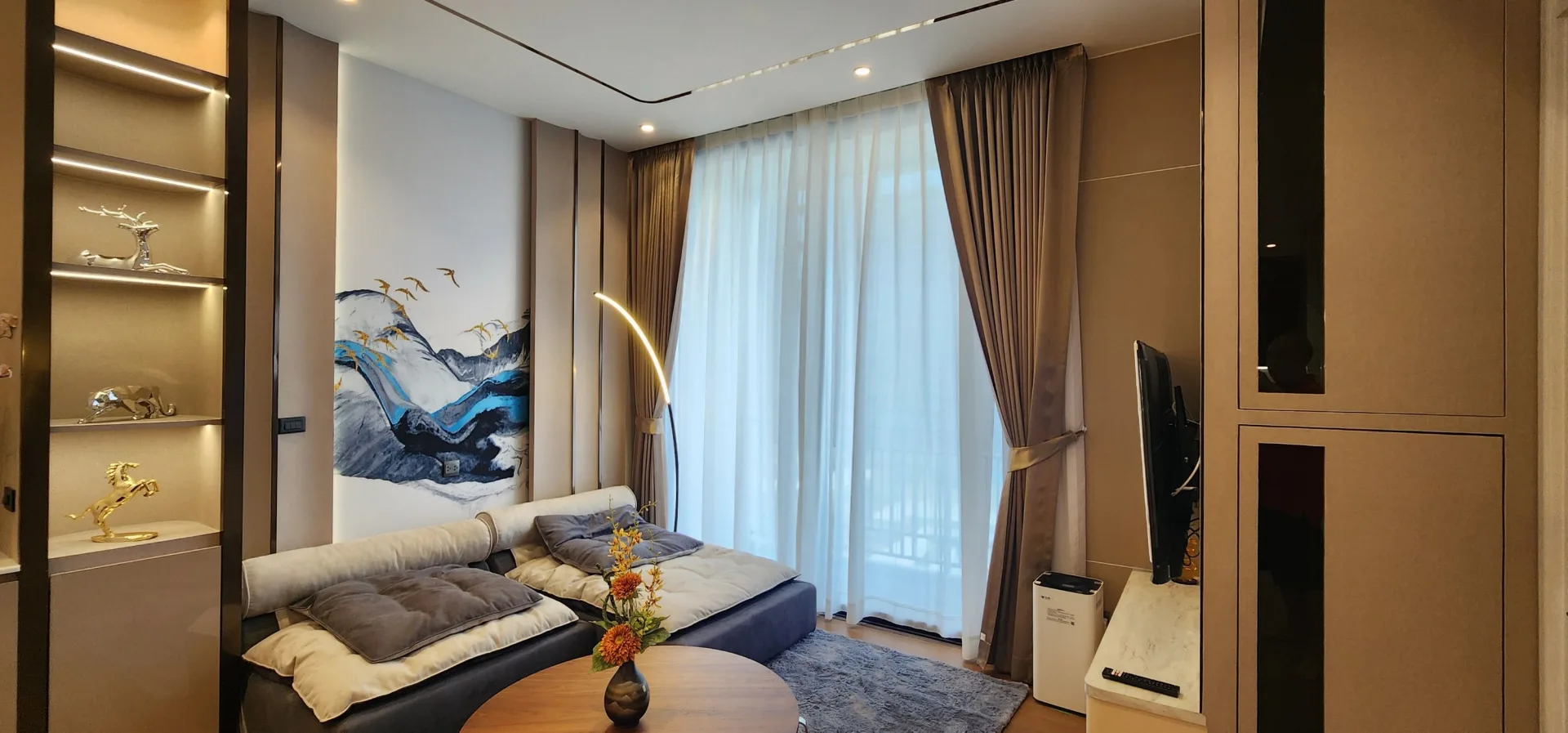 Property photos for Muniq Langsuan