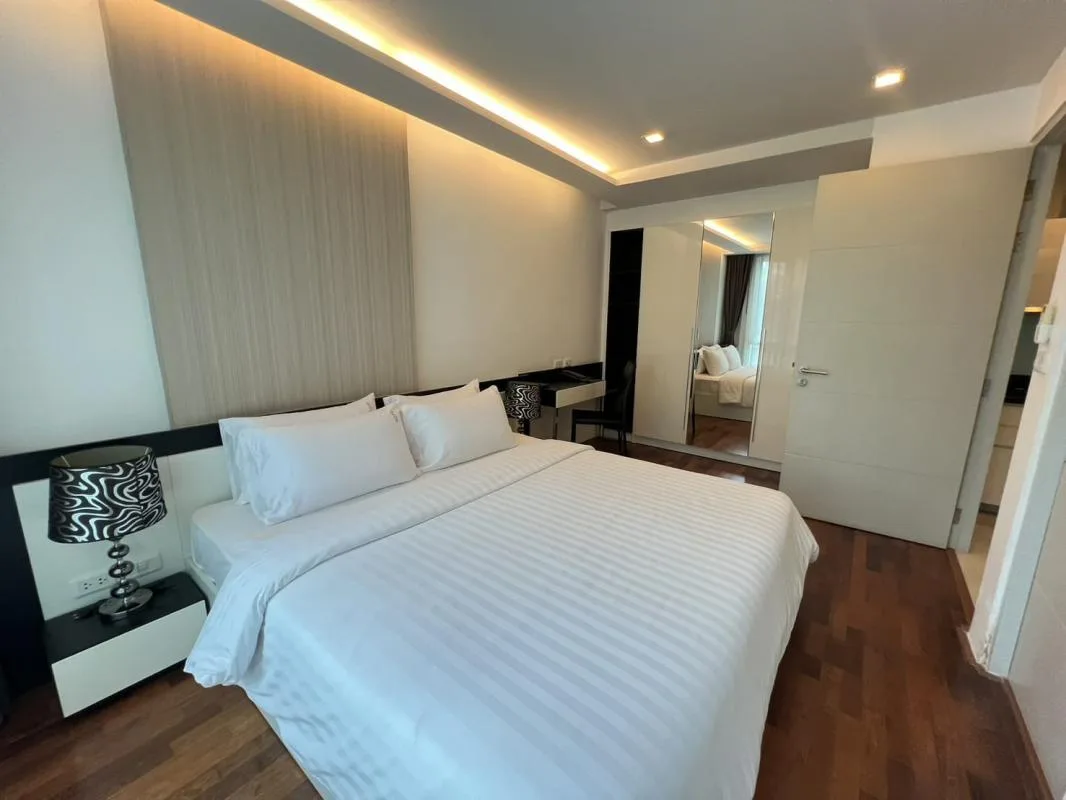 Property photos for Beverly 33