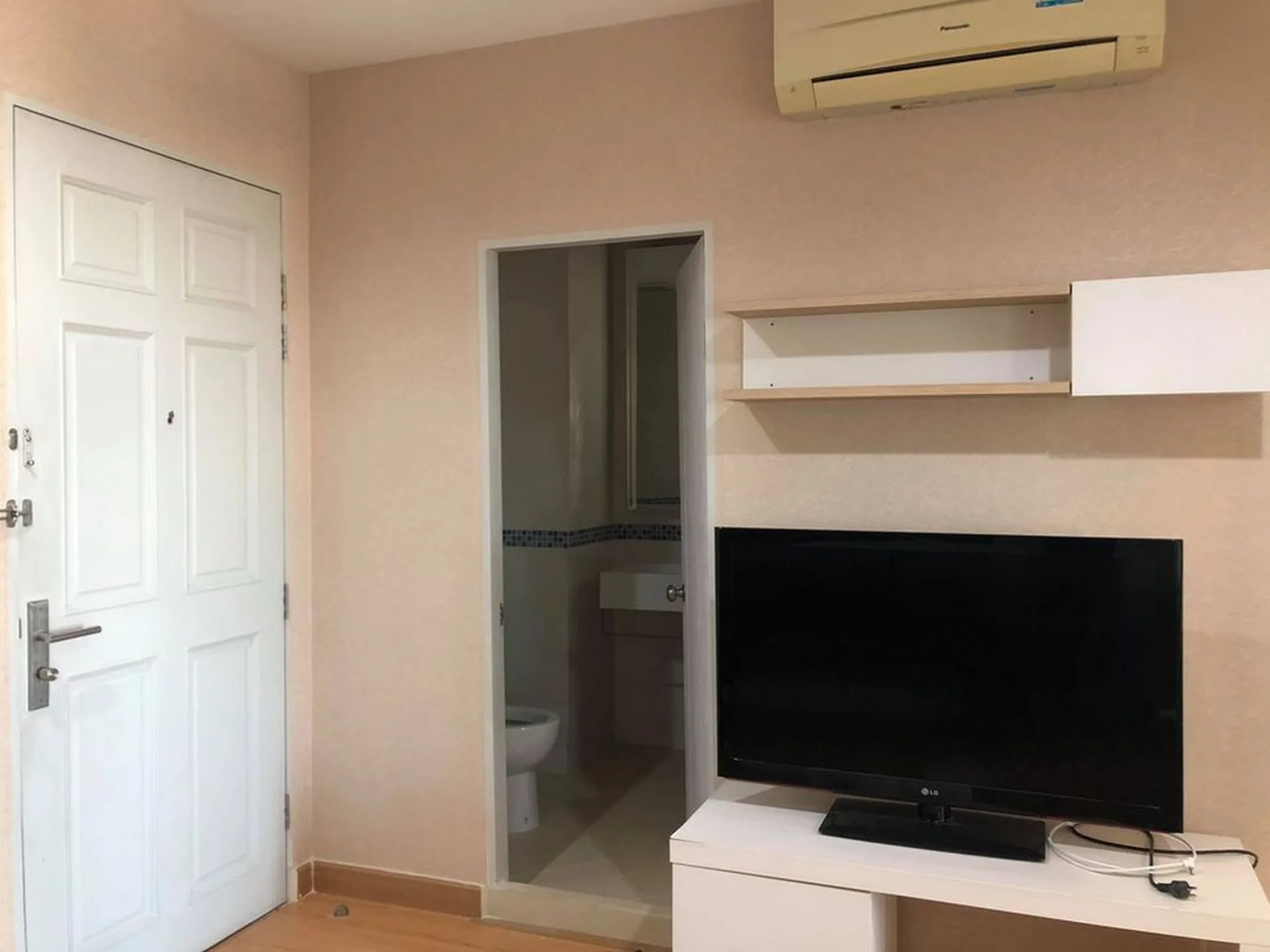 Property photos for Life Ratchadapisek