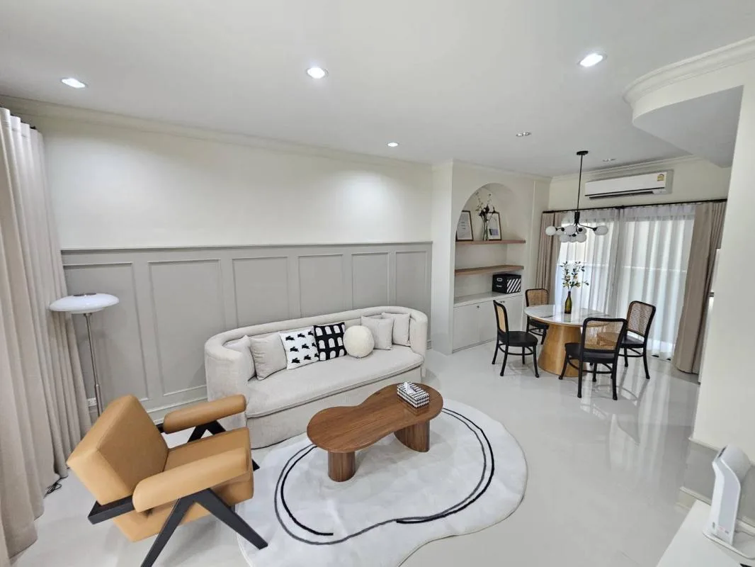 Property photos for Baan Klang Muang Rama 9