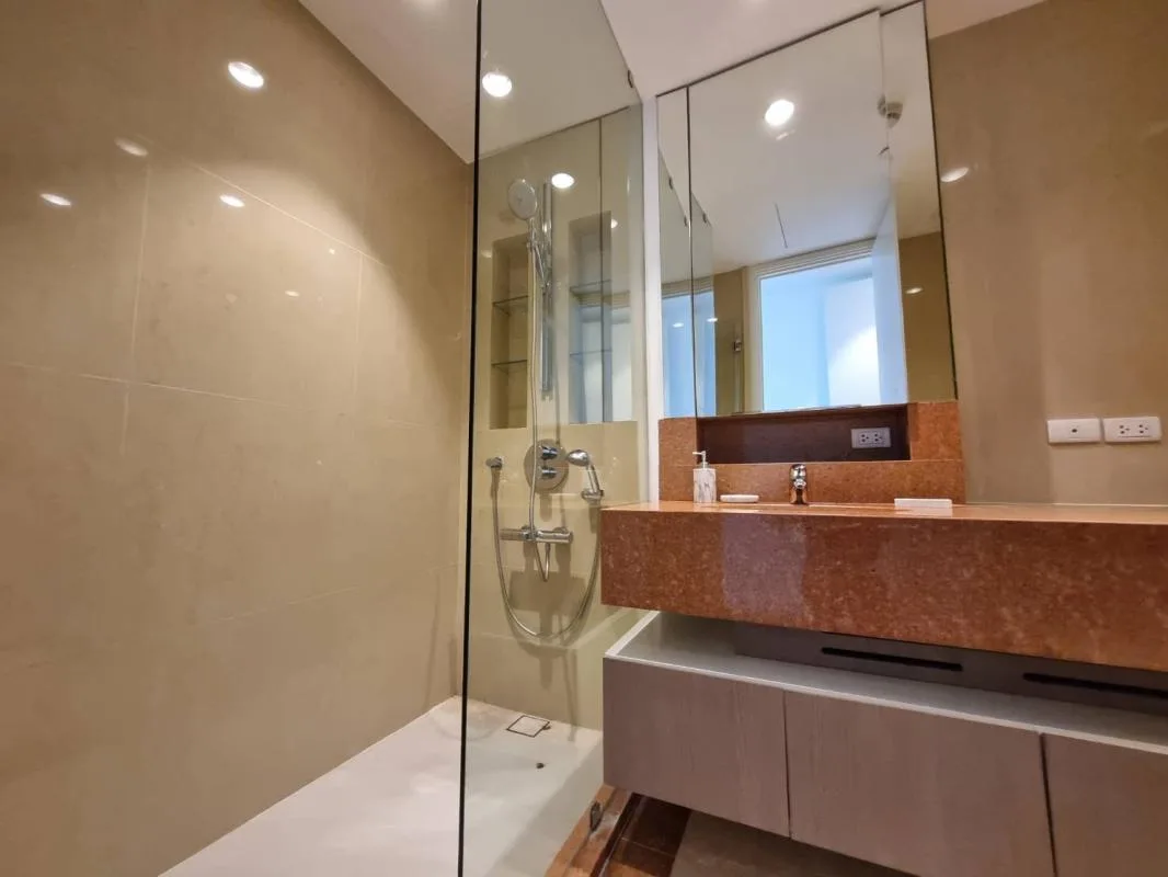 Property photos for 185 Rajadamri