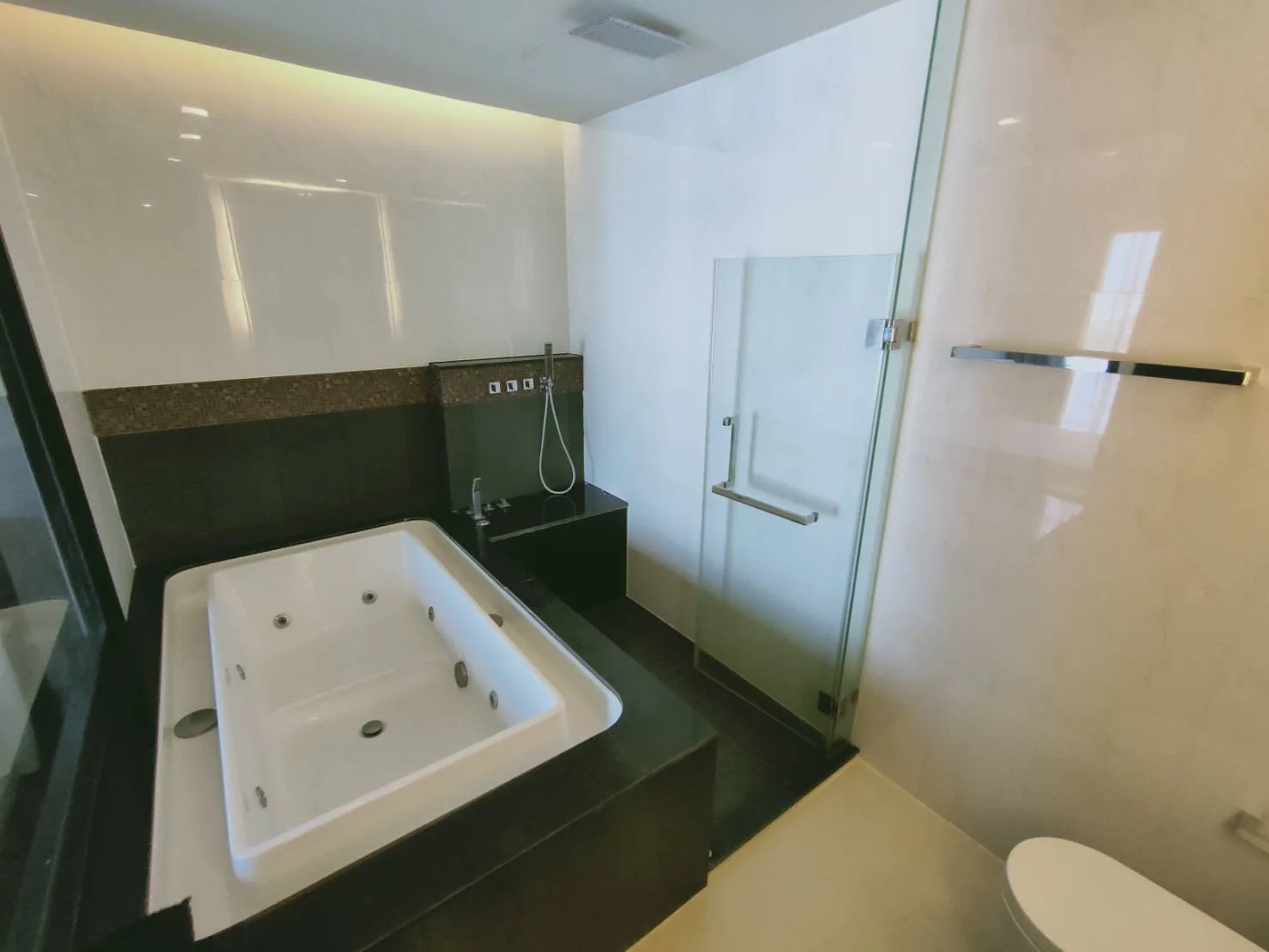 Property photos for Ivy Ampio