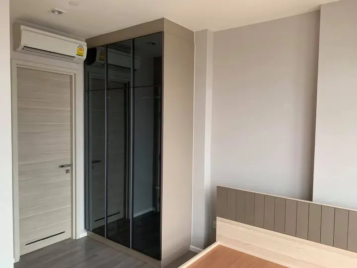 Property photos for The Room Sathorn - St.Louis