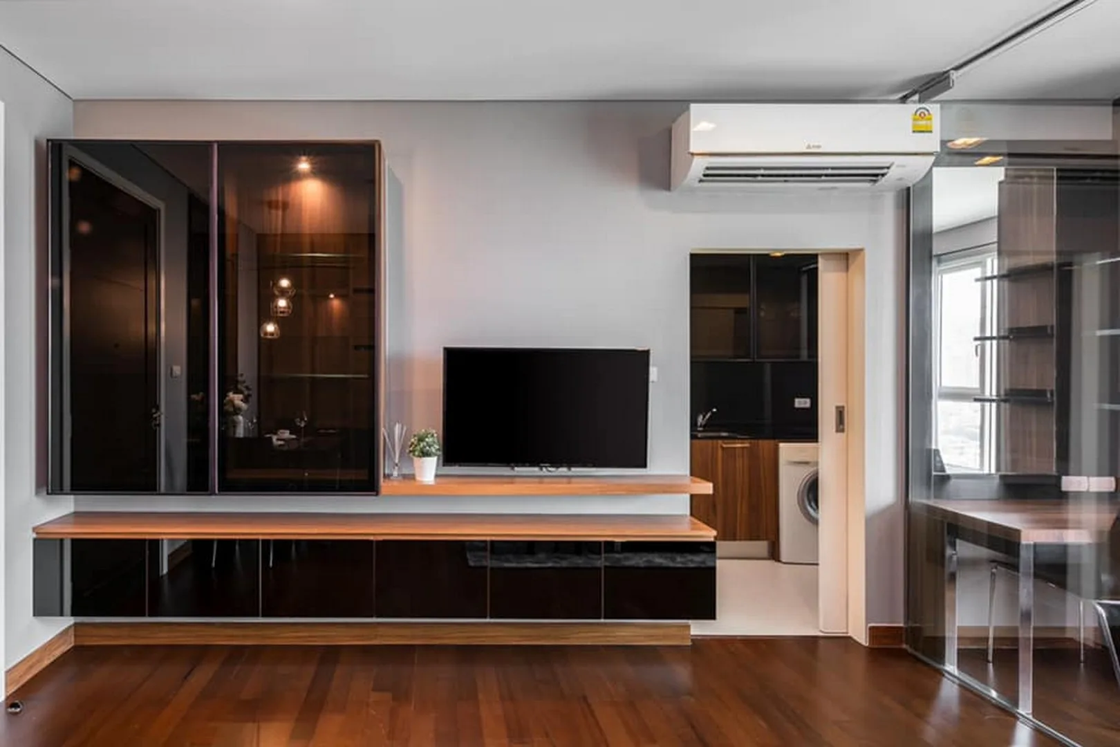 Property photos for Ivy Thonglor