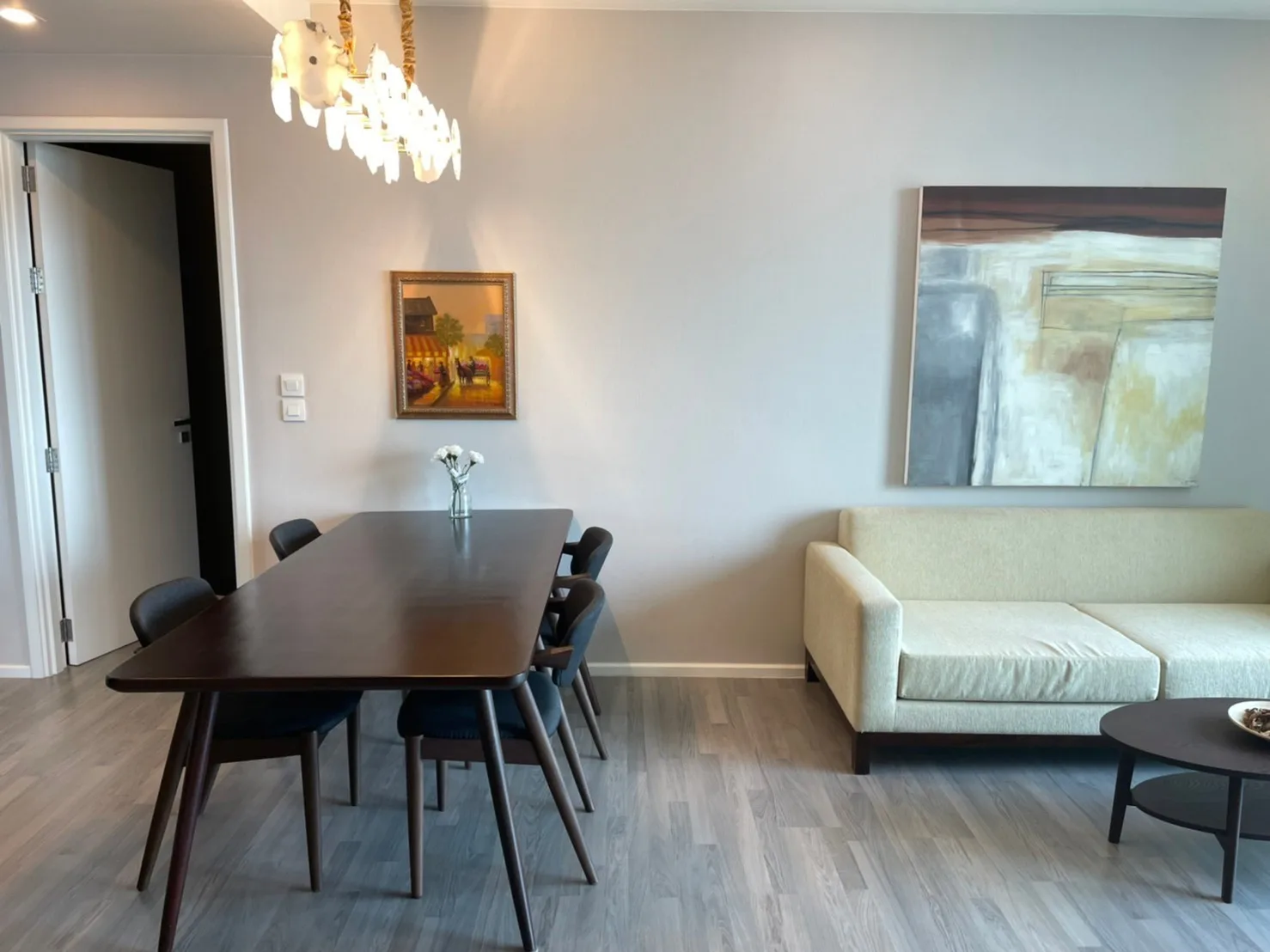 Property photos for The Room Sukhumvit 69