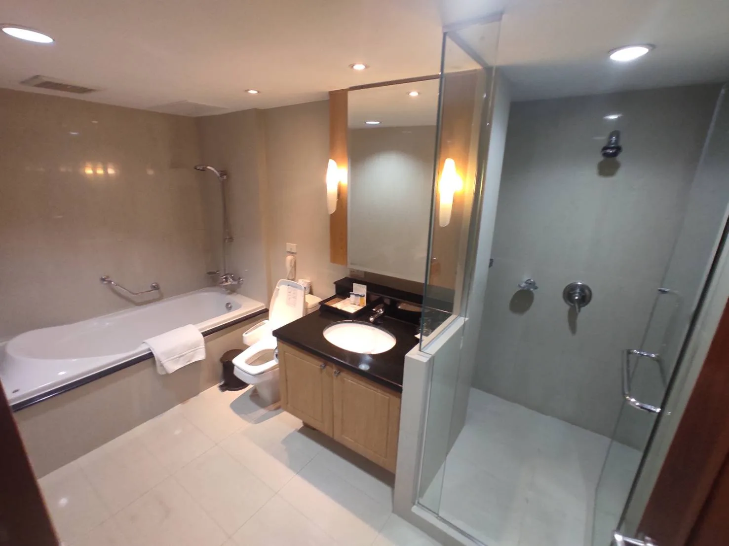 Property photos for Centre Point Sukhumvit Thong Lo