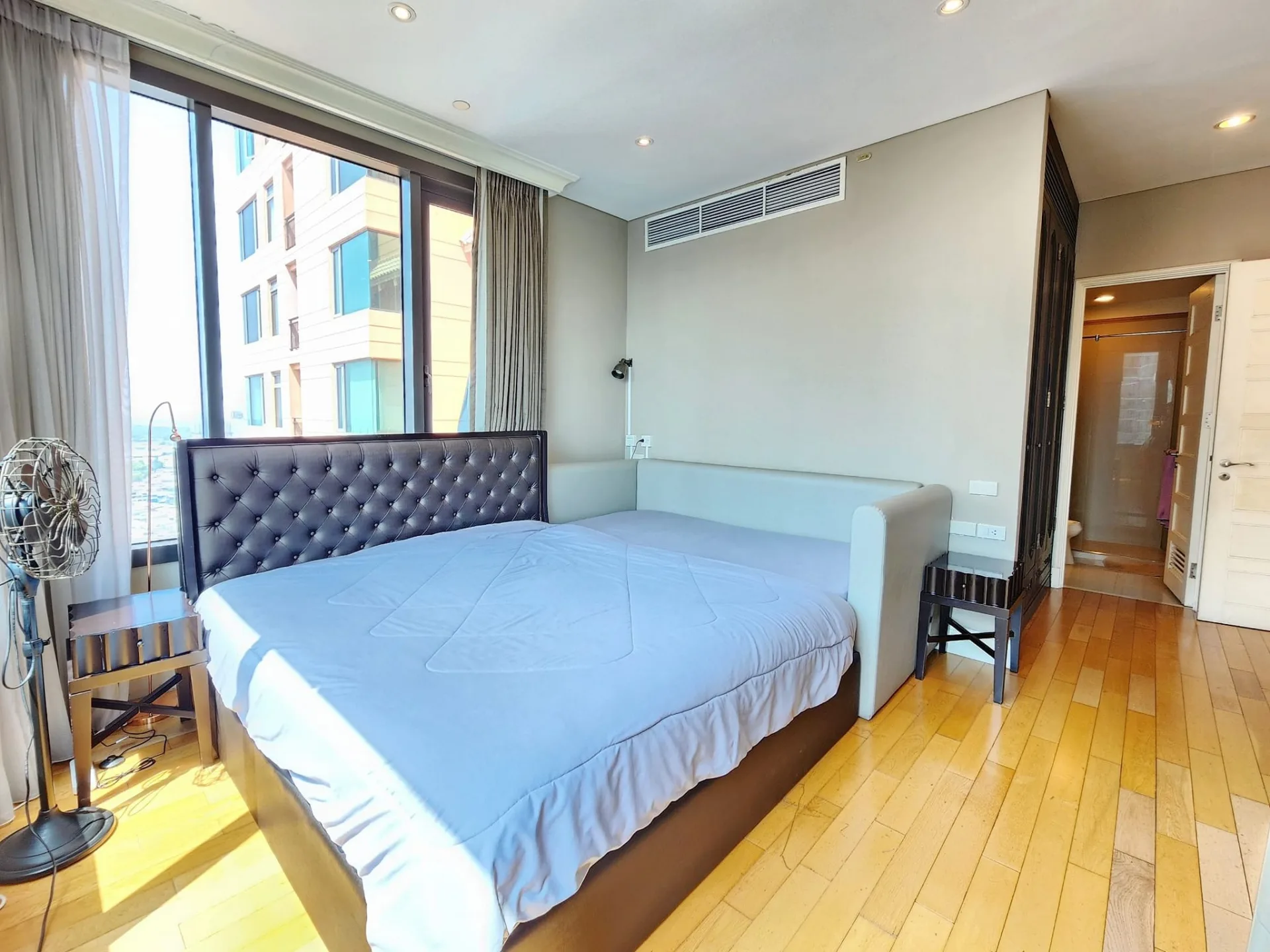 Property photos for Aguston Sukhumvit 22
