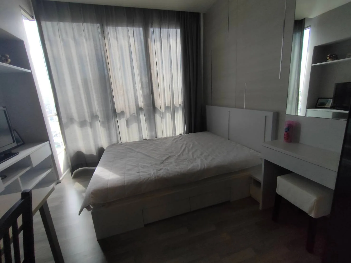 Property photos for The Room Sathorn - St.Louis
