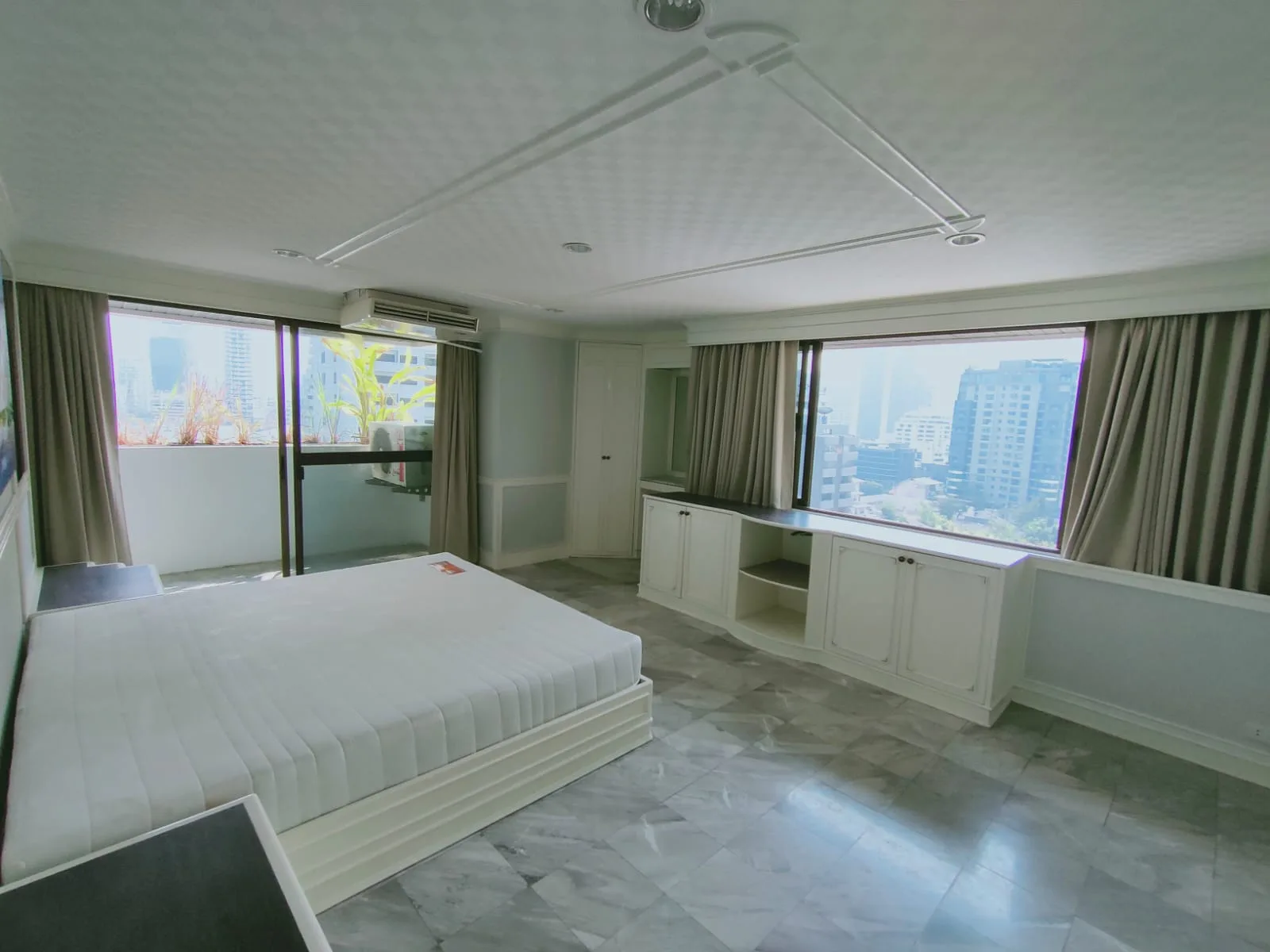 Property photos for Beverly Tower Condo