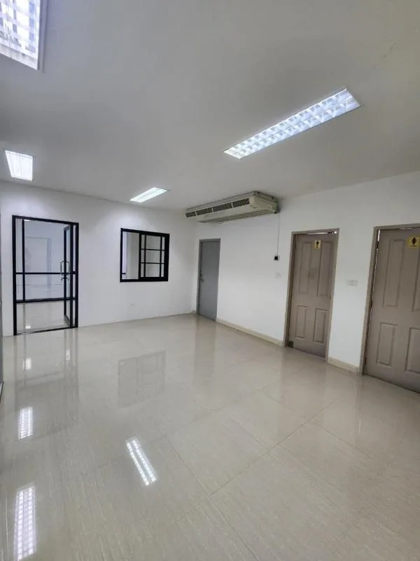 Property photos for Mahatun Building Rama 3