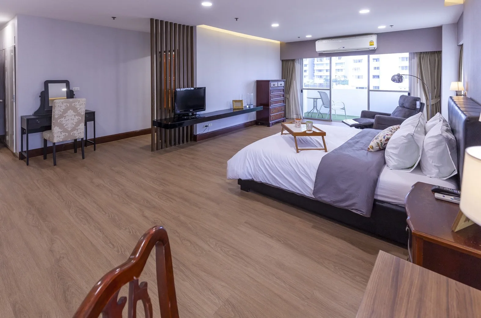 Property photos for 33 Tower