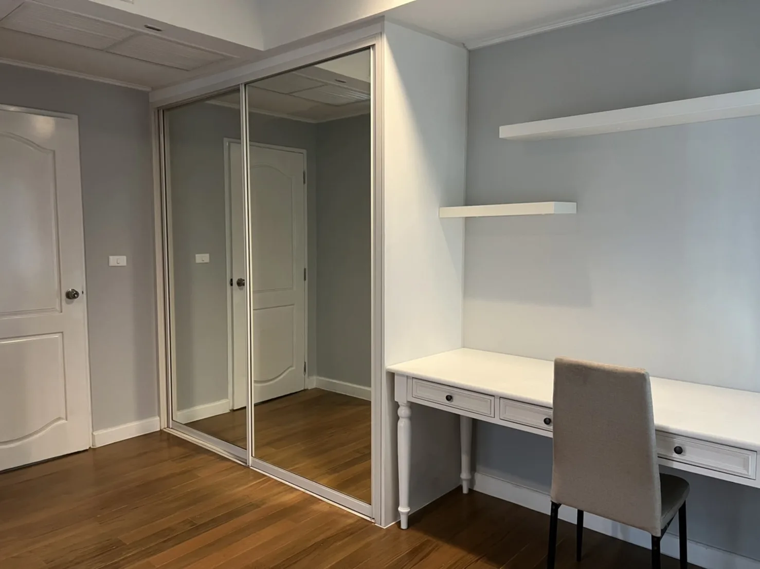 Property photos for La Vie En Rose Place