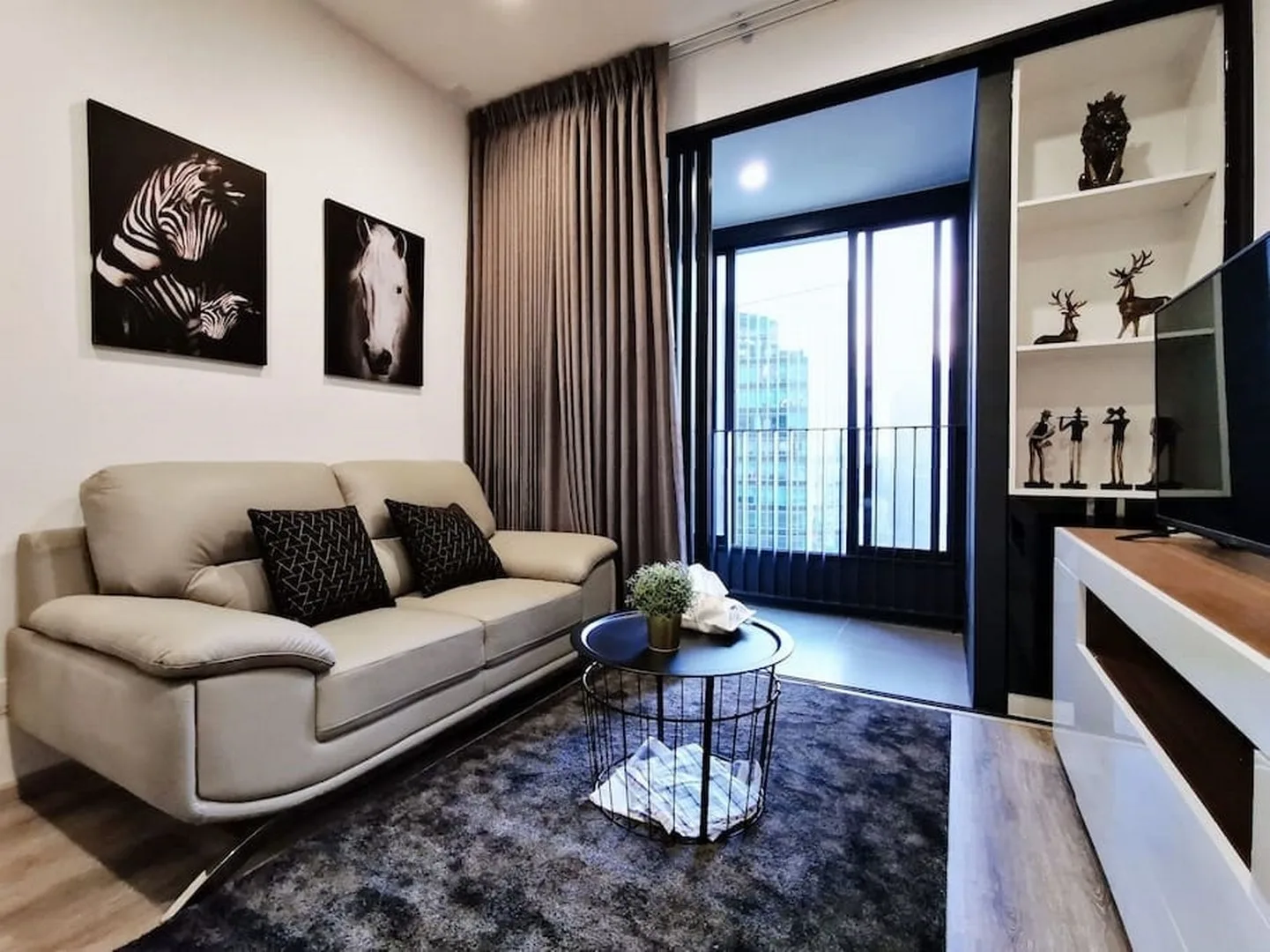 Property photos for Ideo Mobi Asoke