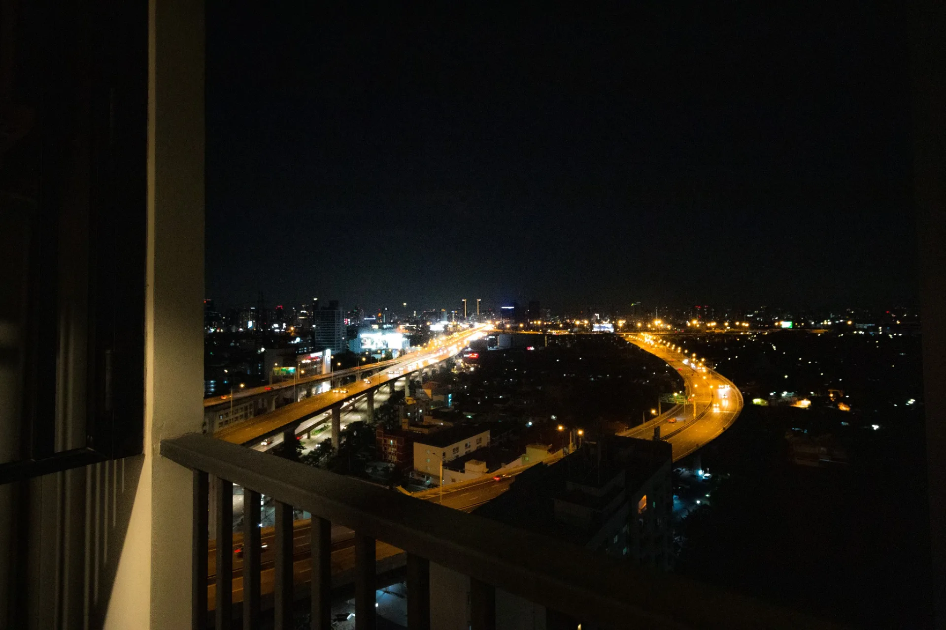 Property photos for The Base Rama 9 - Ramkhamhaeng