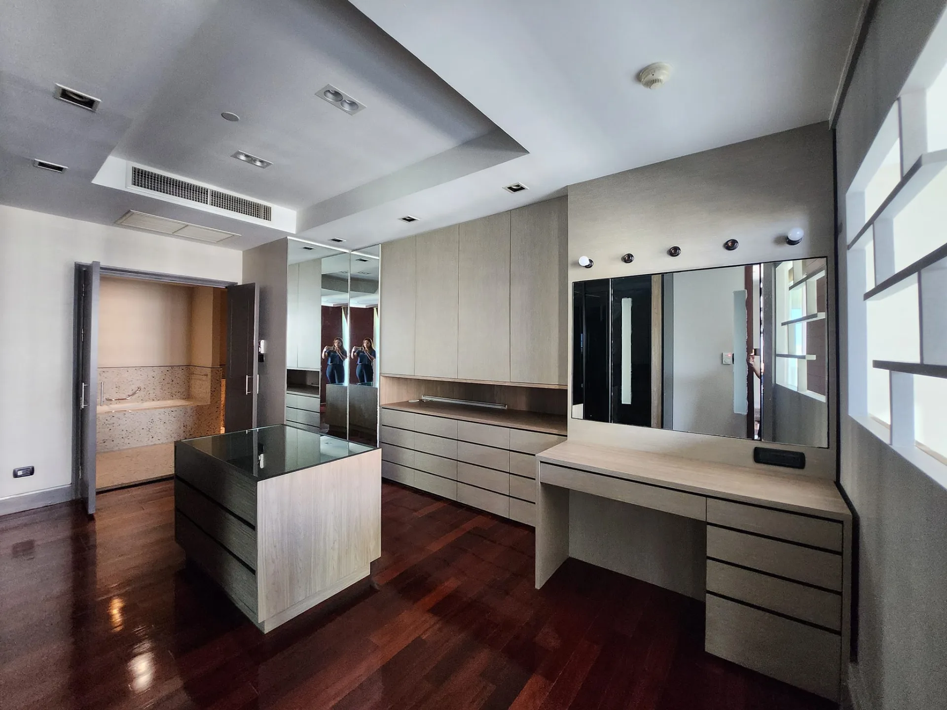 Property photos for Sky Villas Sathorn