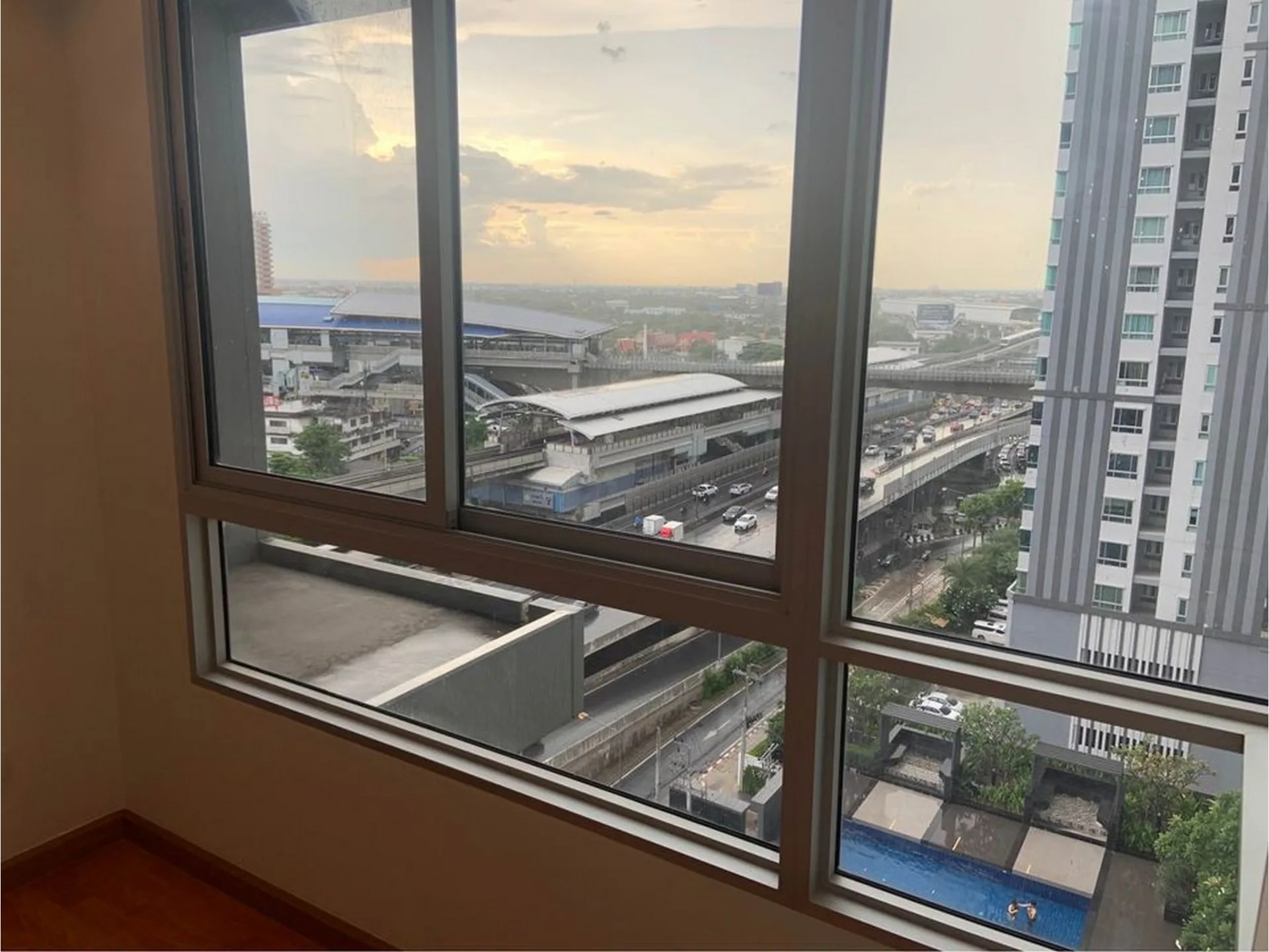 Property photos for The President Sathorn - Ratchaphruek 2