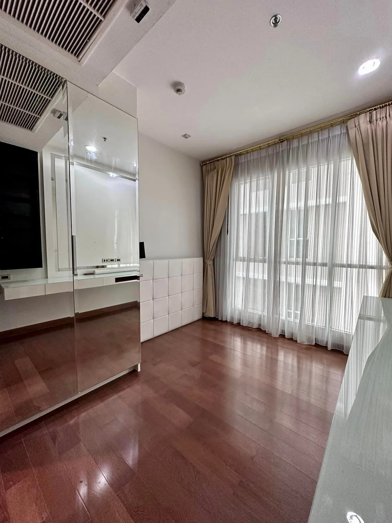 Property photos for The Address Chidlom