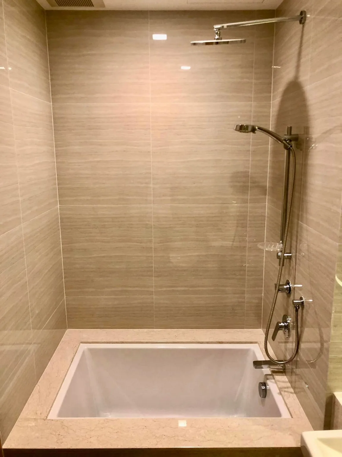 Property photos for Noble BE 33