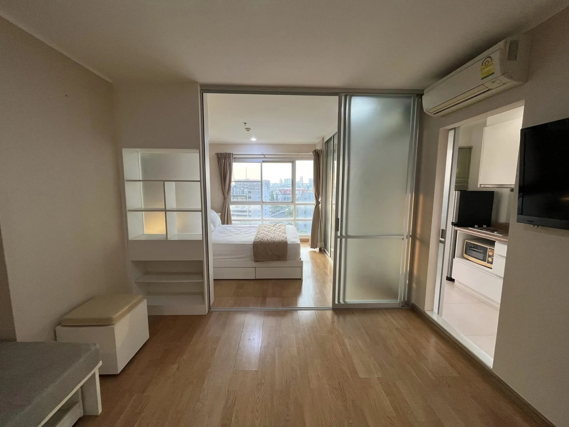 Property photos for U Delight @ Jatujak Station
