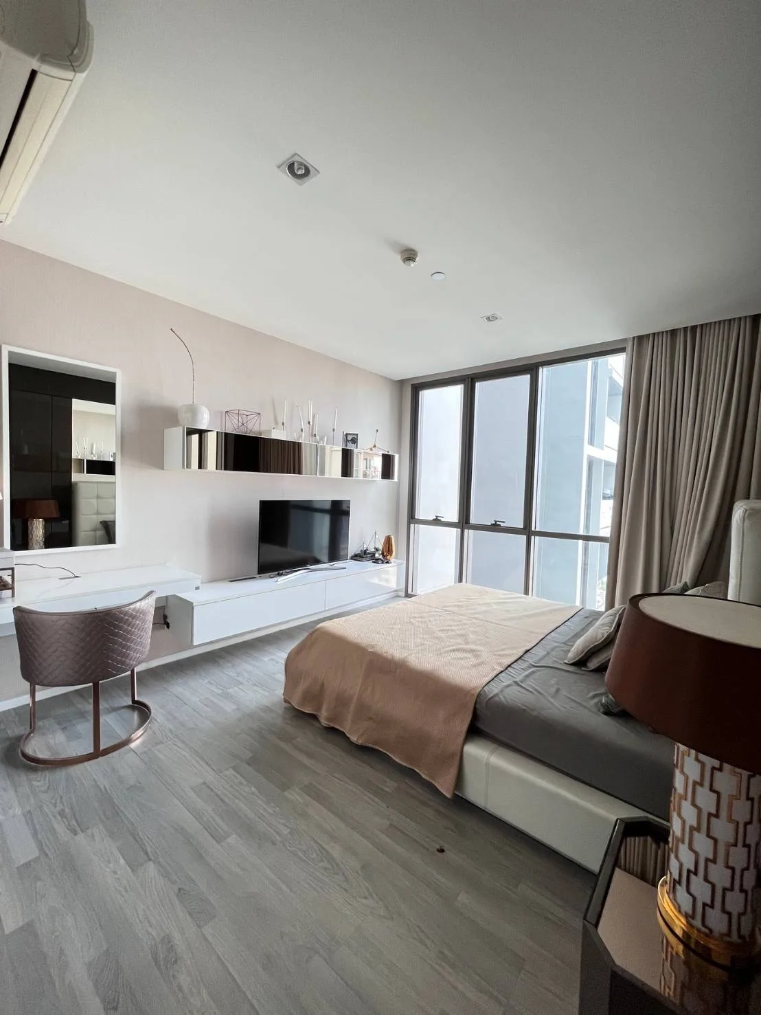 Property photos for The Room Sukhumvit 69