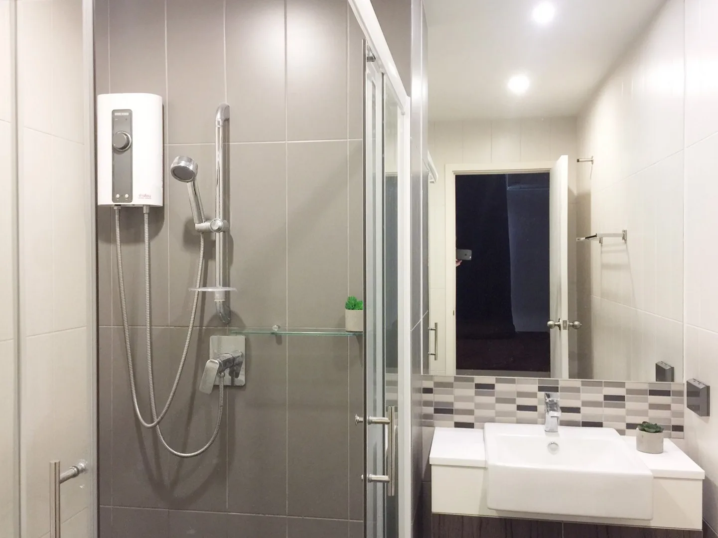 Property photos for Centric Ari Station
