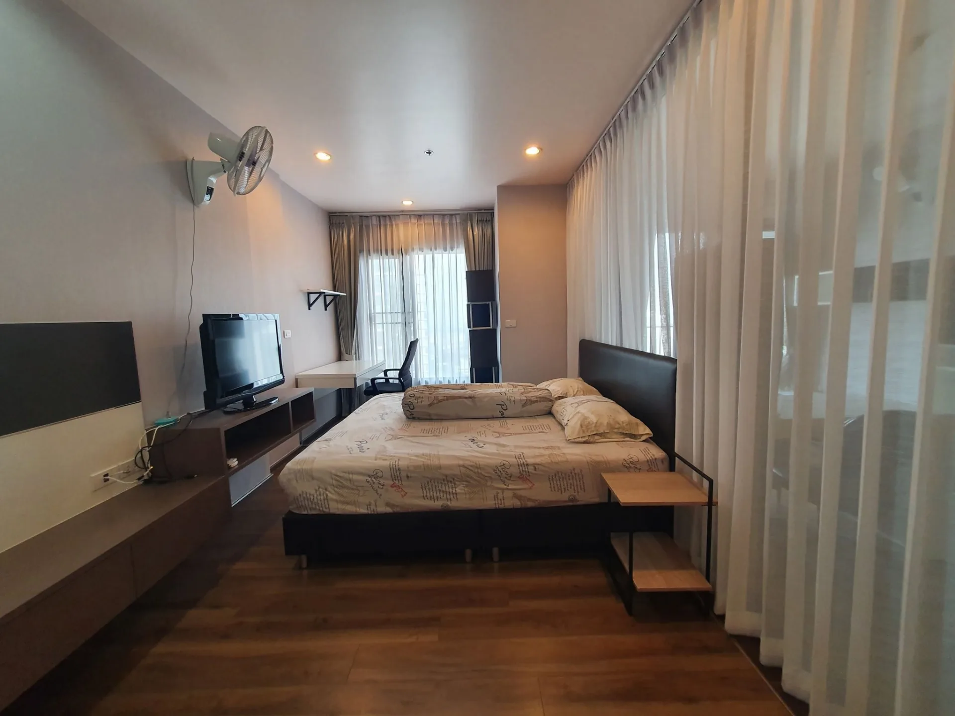Property photos for Onyx Phaholyothin