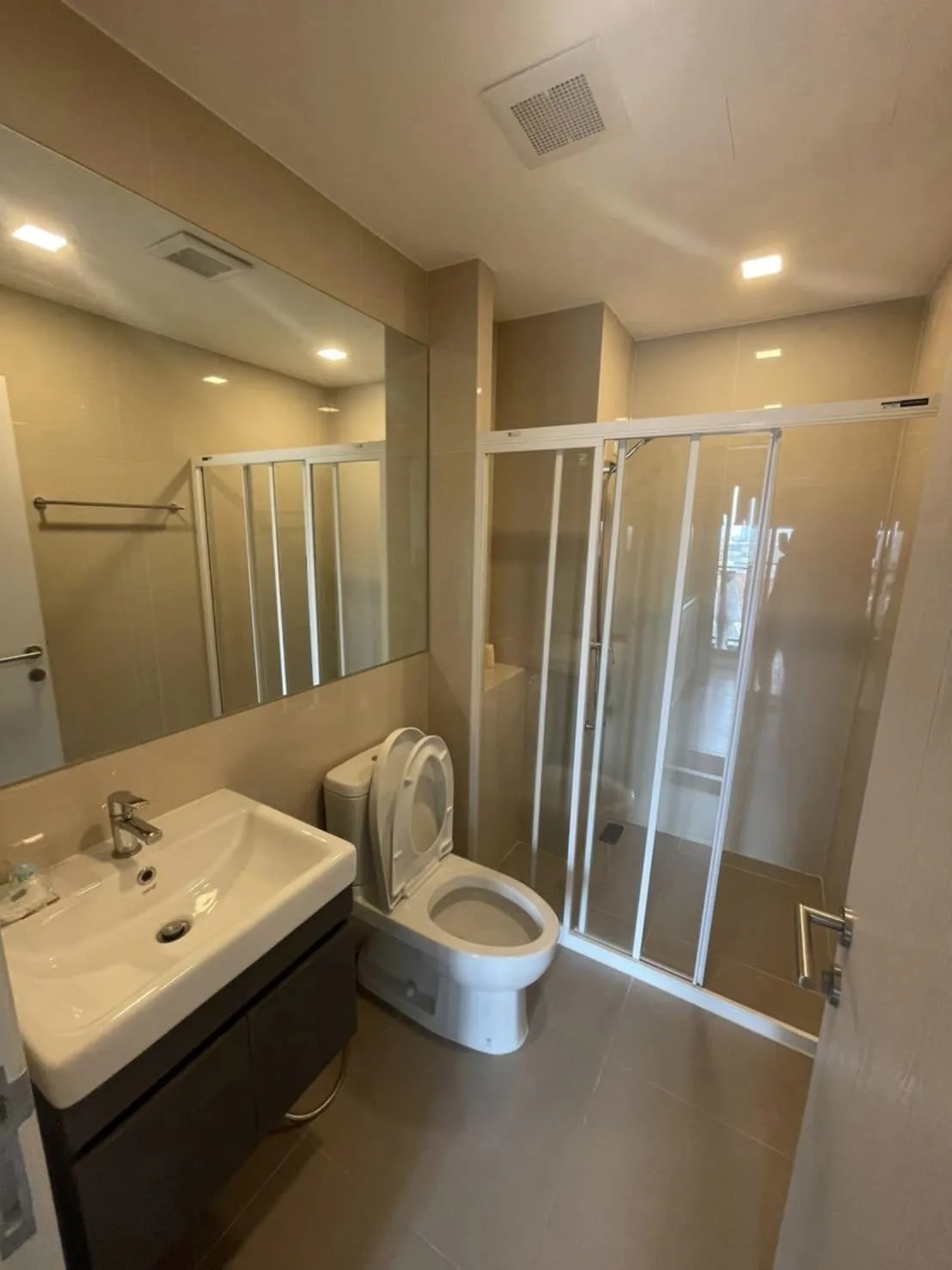 Property photos for Modiz Sukhumvit 50