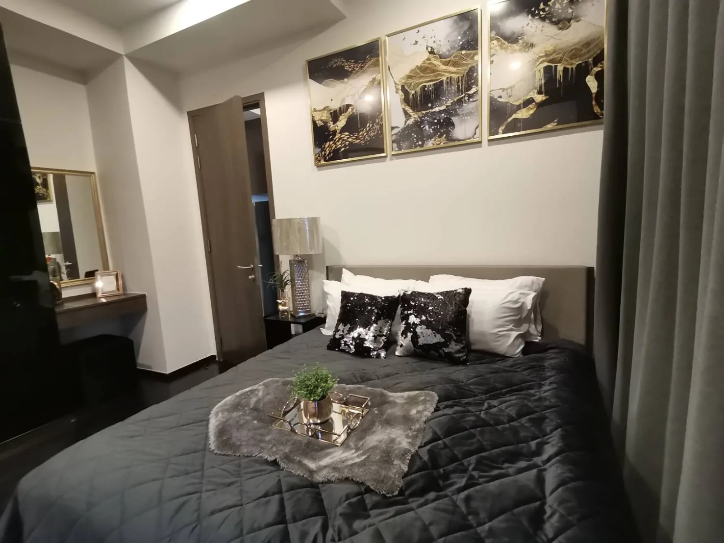 Property photos for Park Origin Thonglor