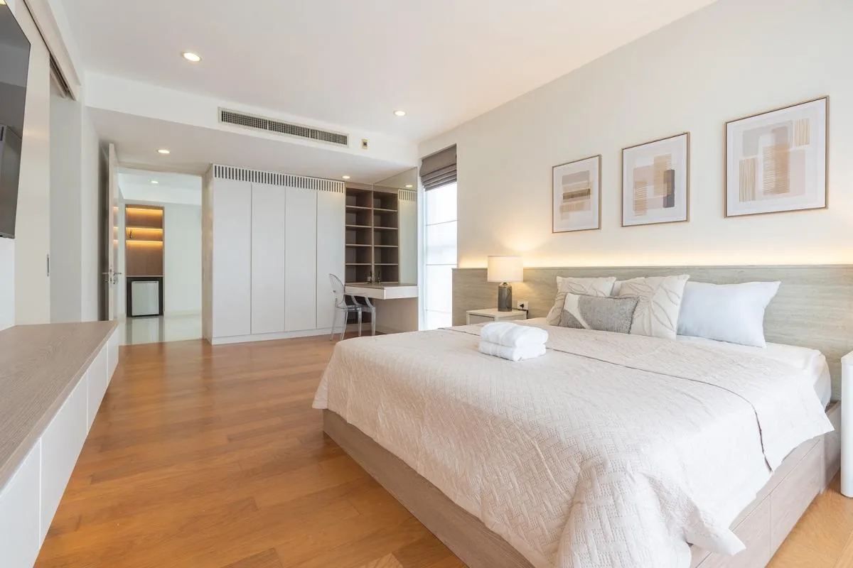 Property photos for Courtyard Villa Rama 9-wongwaen
