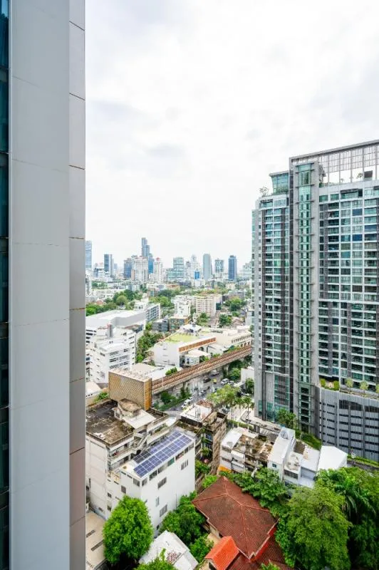 Property photos for Noble Refine