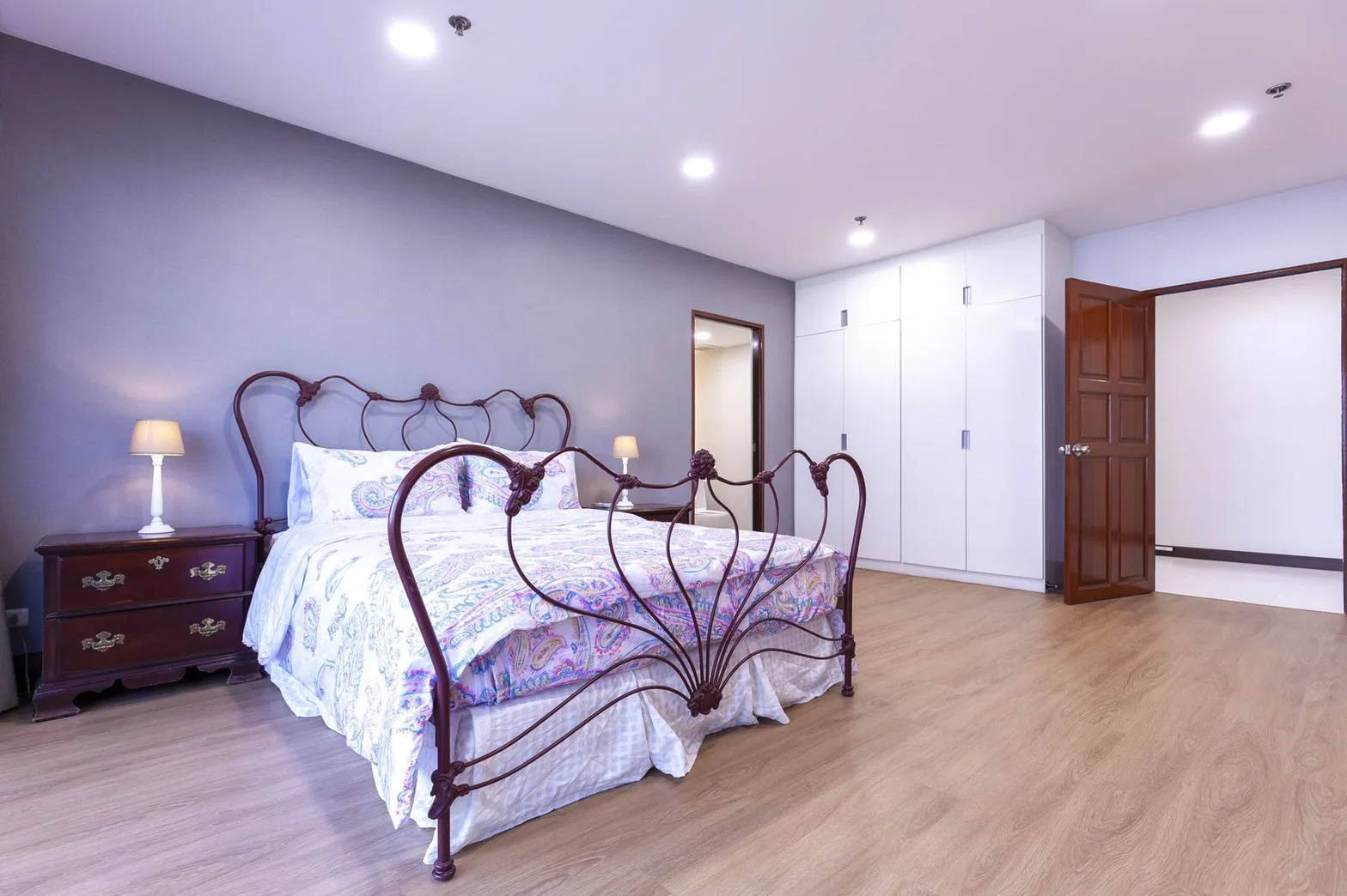 Property photos for 33 Tower