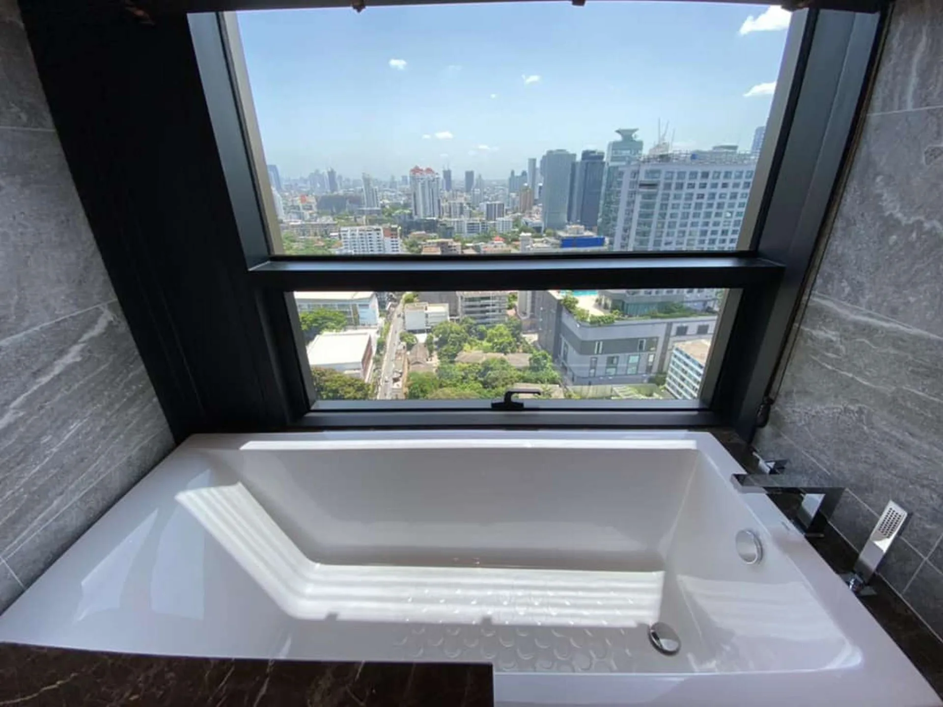 Property photos for The Esse Sukhumvit 36