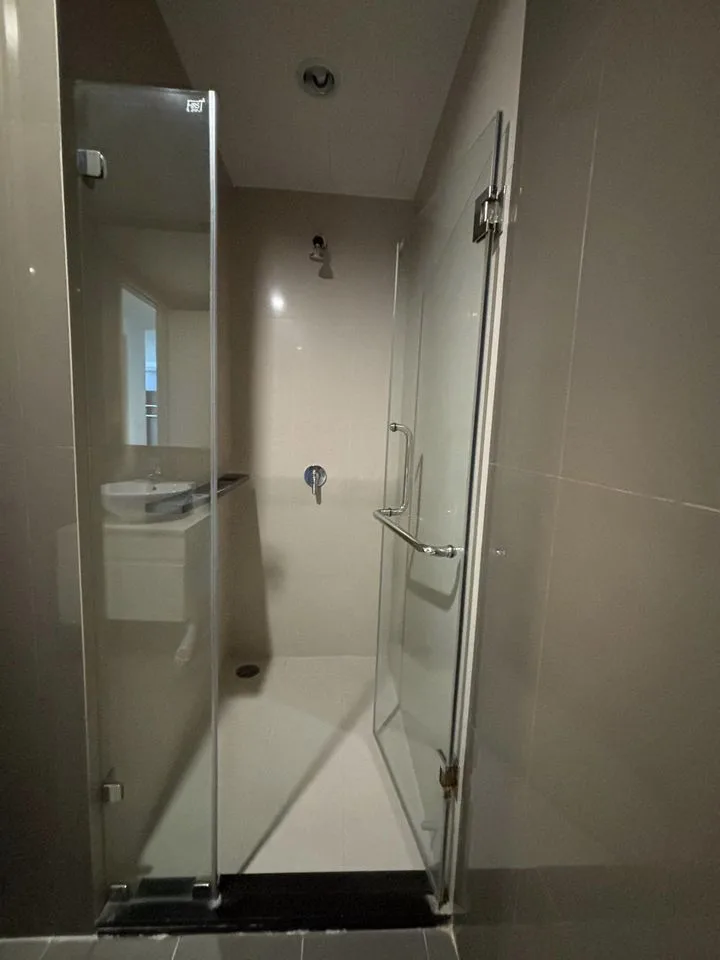 Property photos for Siri On 8