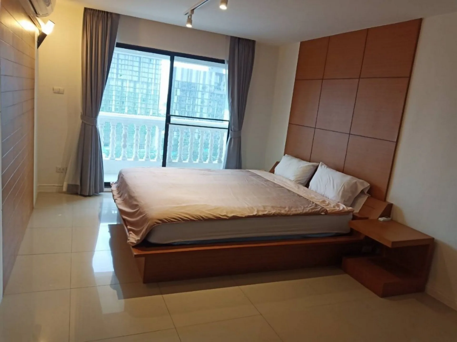 Property photos for 38 Mansion