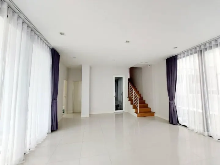 Property photos for Baan Klang Muang Classe Ekkamai-ramintra
