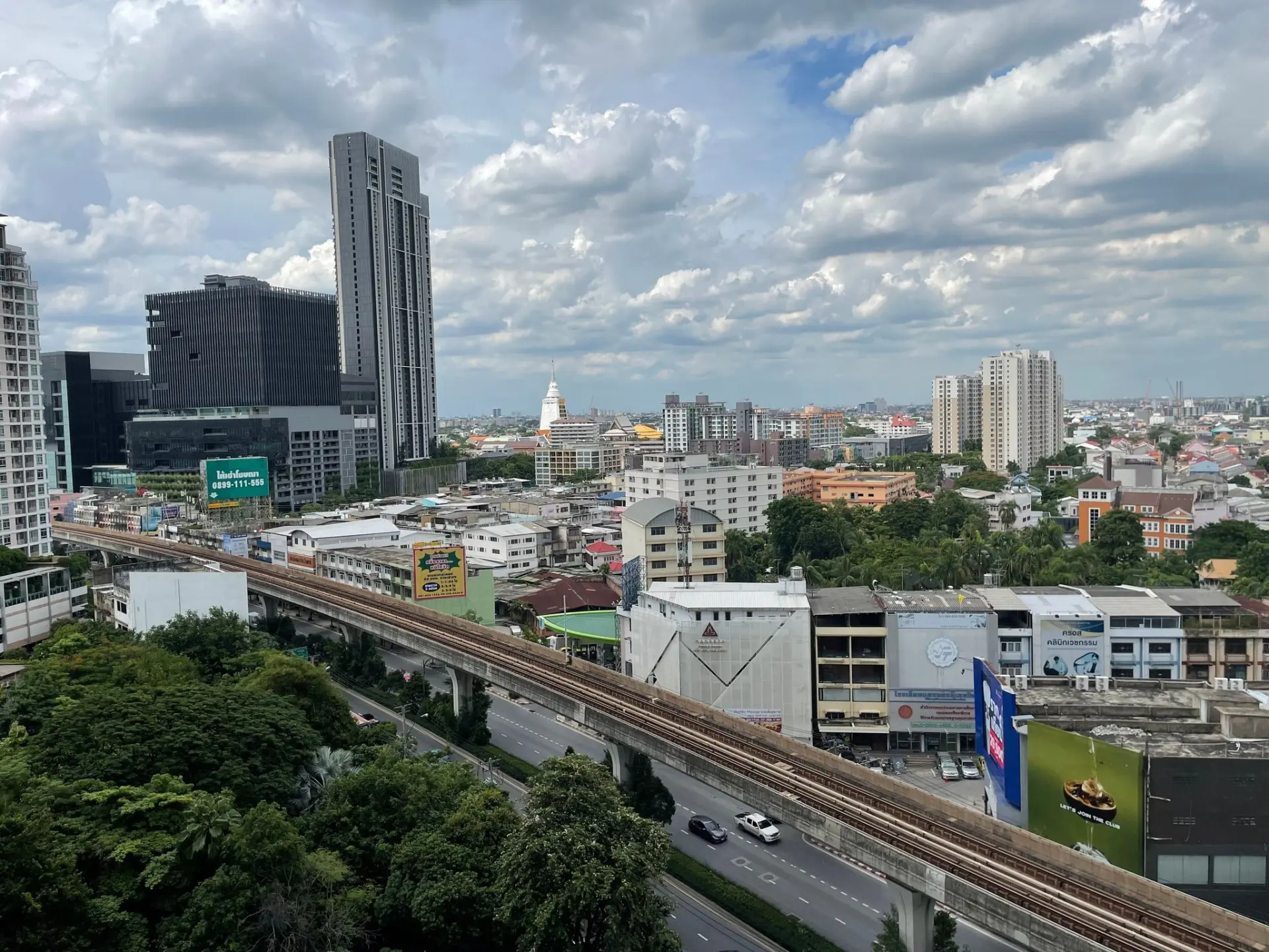 Property photos for IDEO Mobi Sukhumvit 66