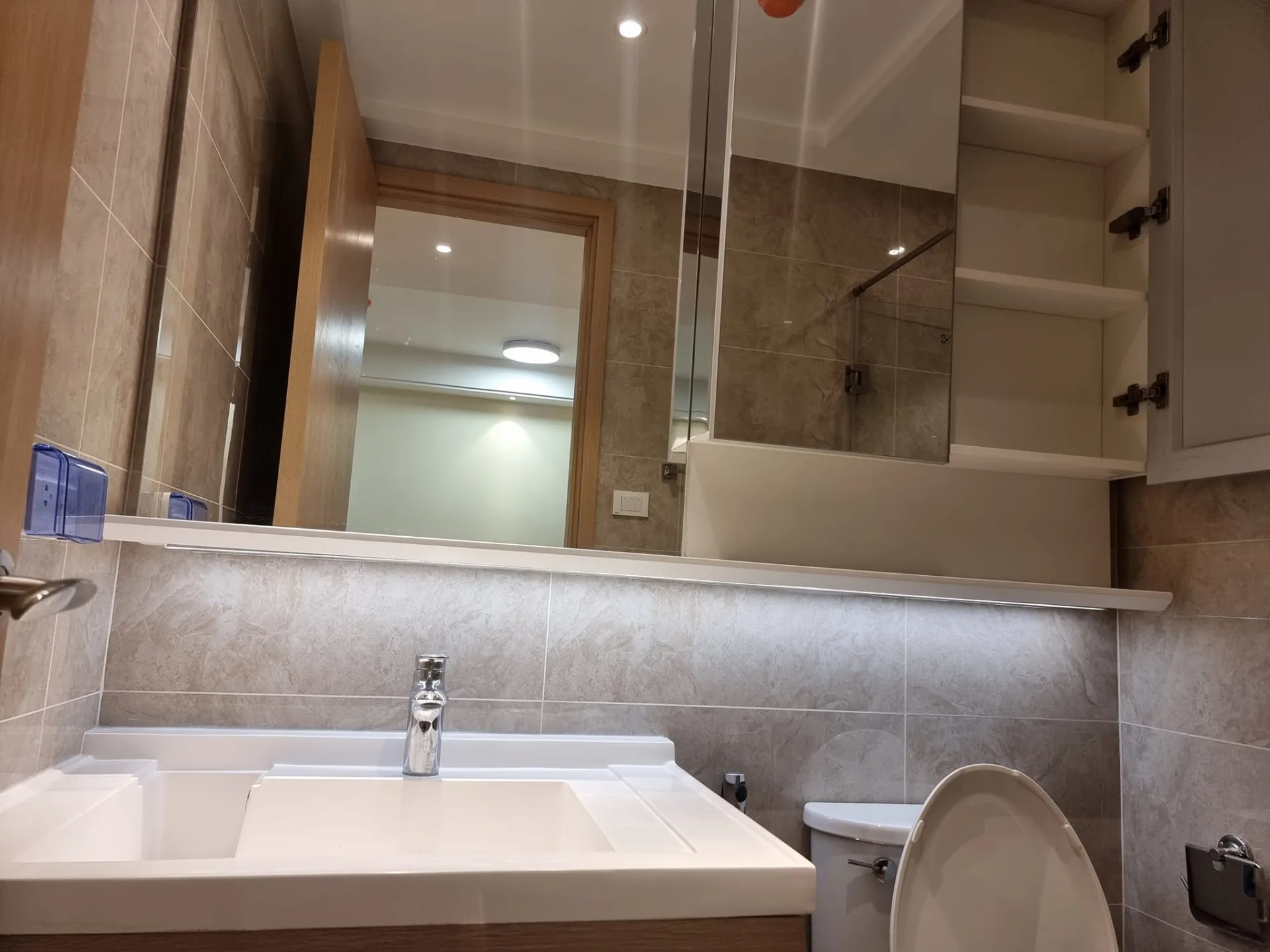 Property photos for Regal Condo Sathorn-naradhiwas