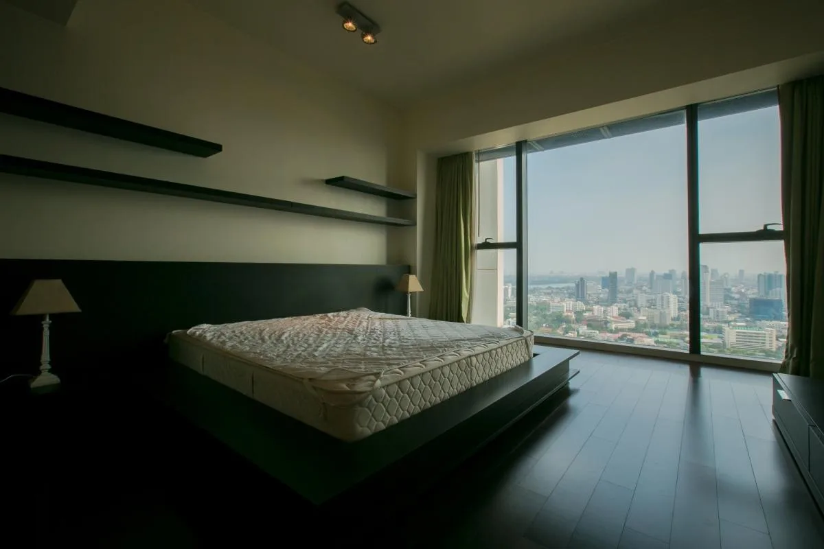 Property photos for The Met