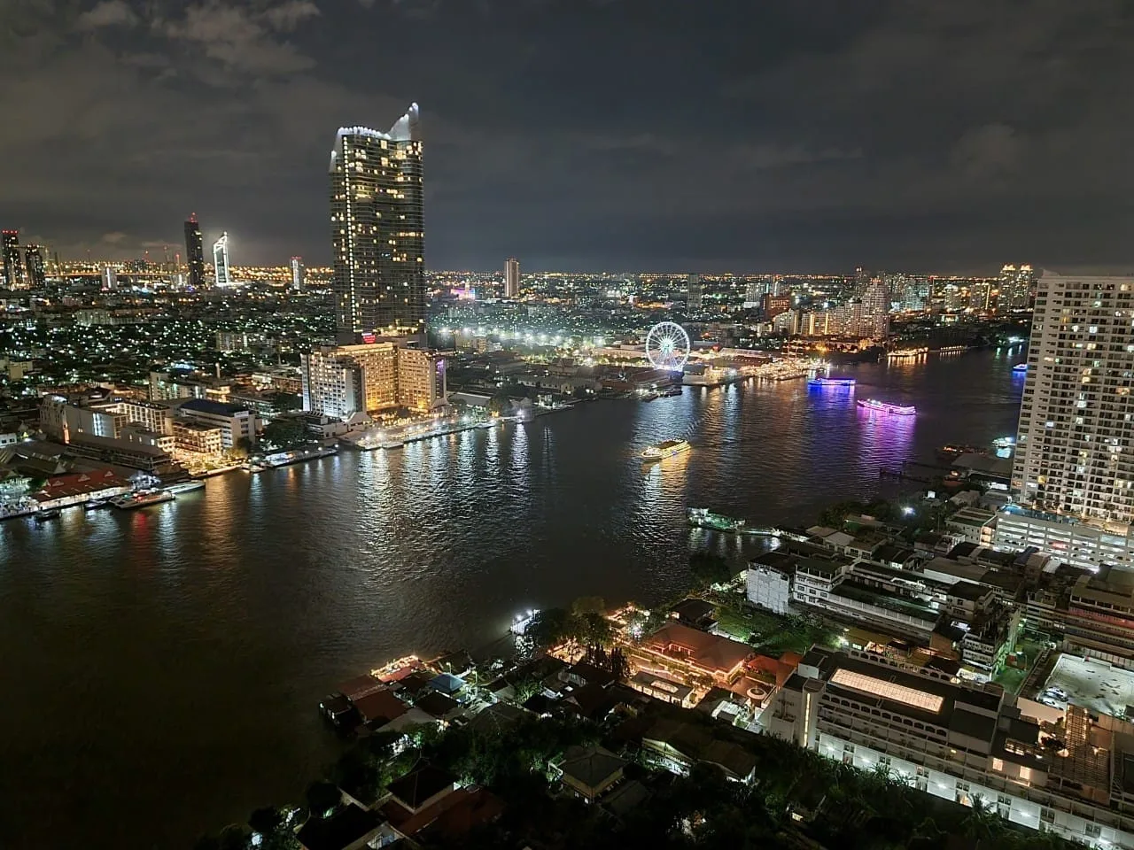 Property photos for Chapter Charoennakhorn-riverside