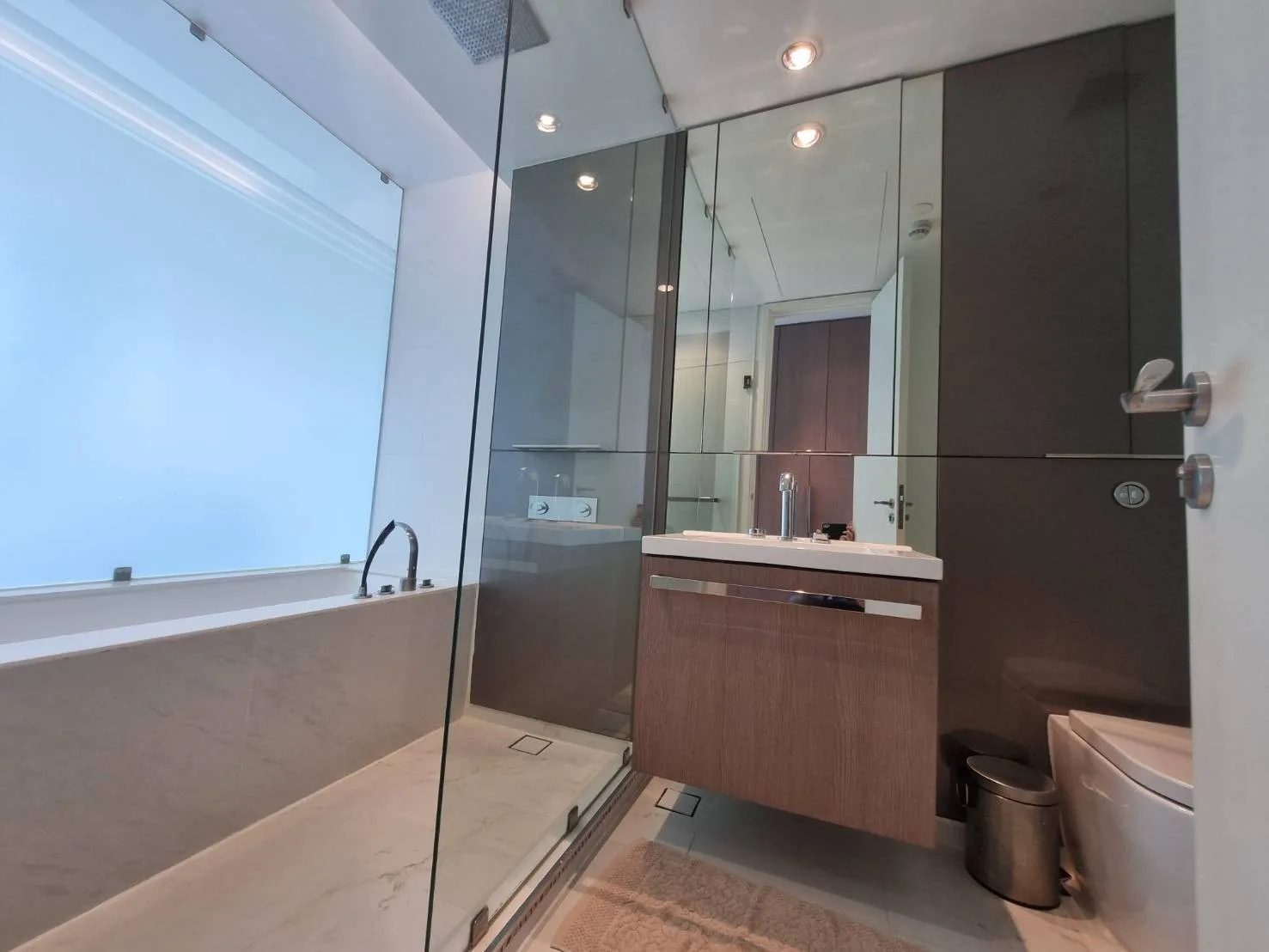 Property photos for 185 Rajadamri