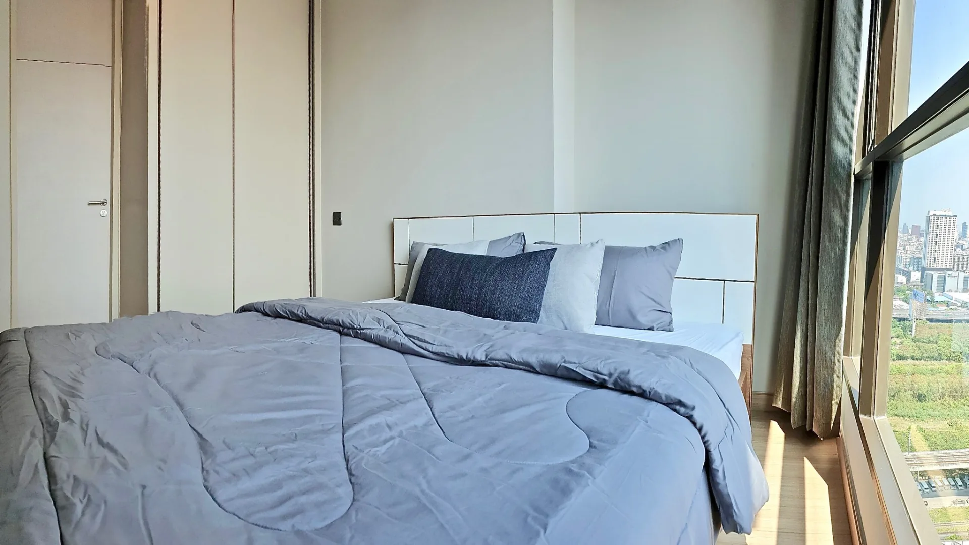 Property photos for Lumpini Suite Phetchaburi - Makkasan