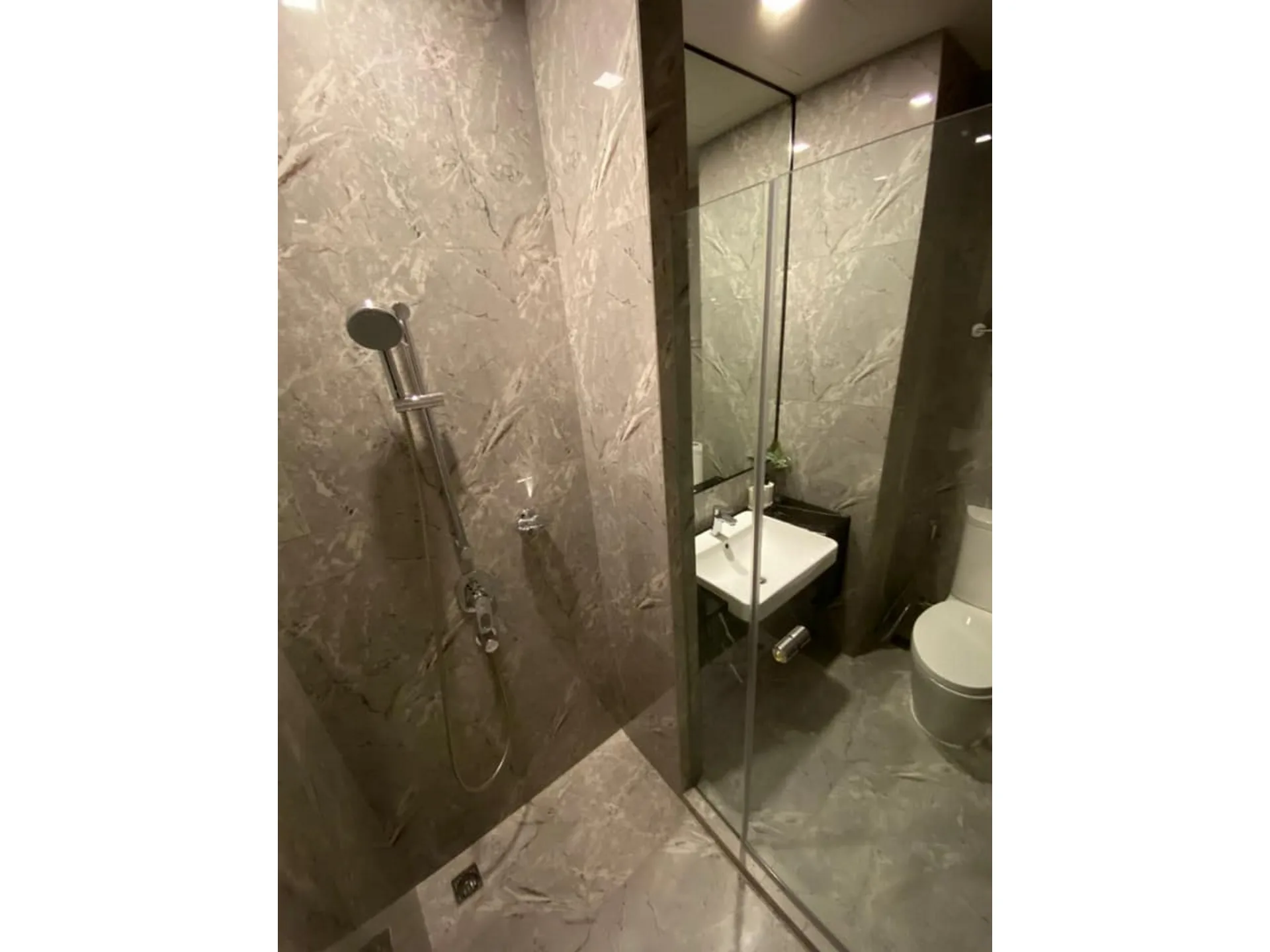Property photos for Ashton Asoke