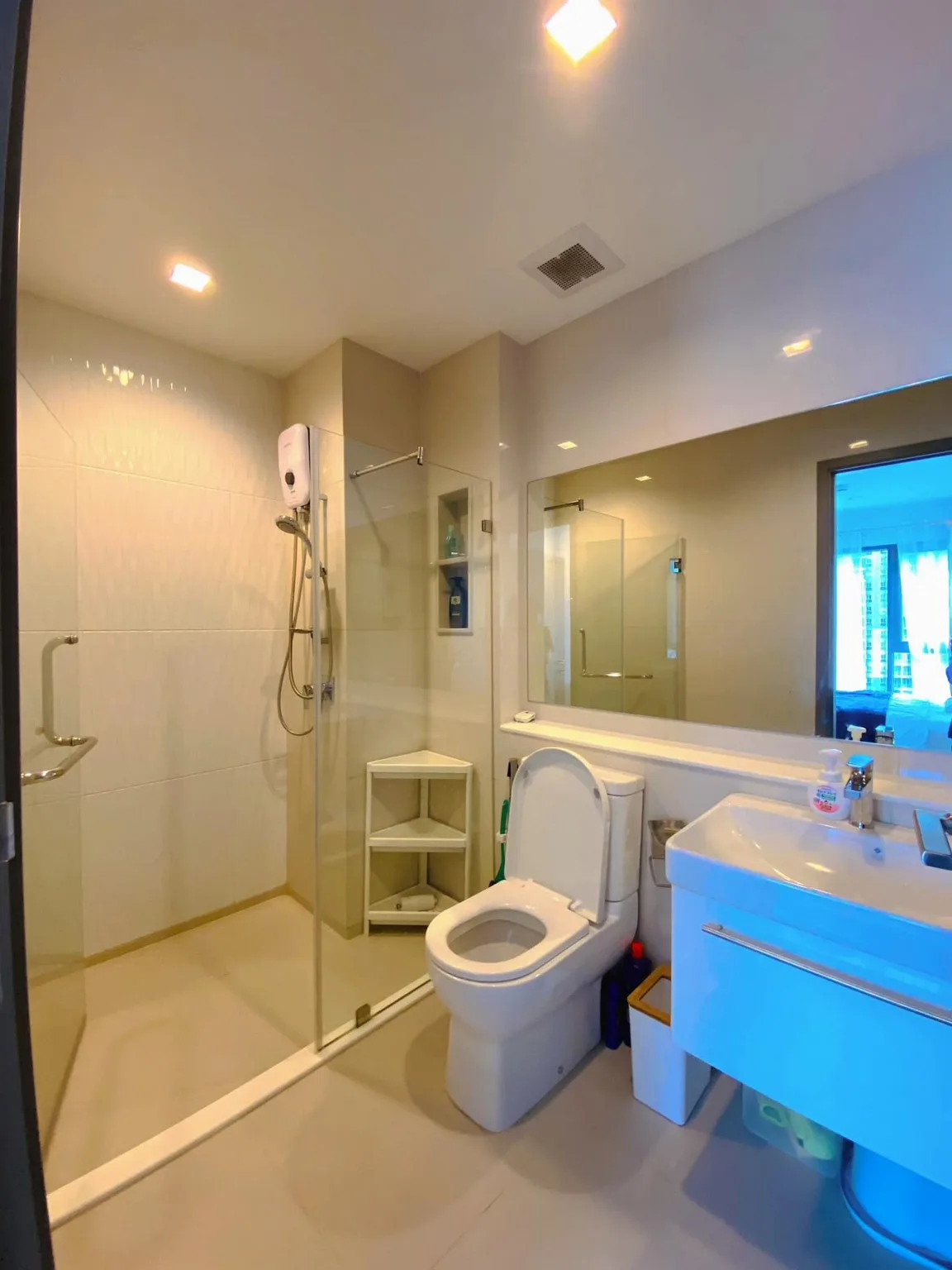 Property photos for Life Asoke Hype