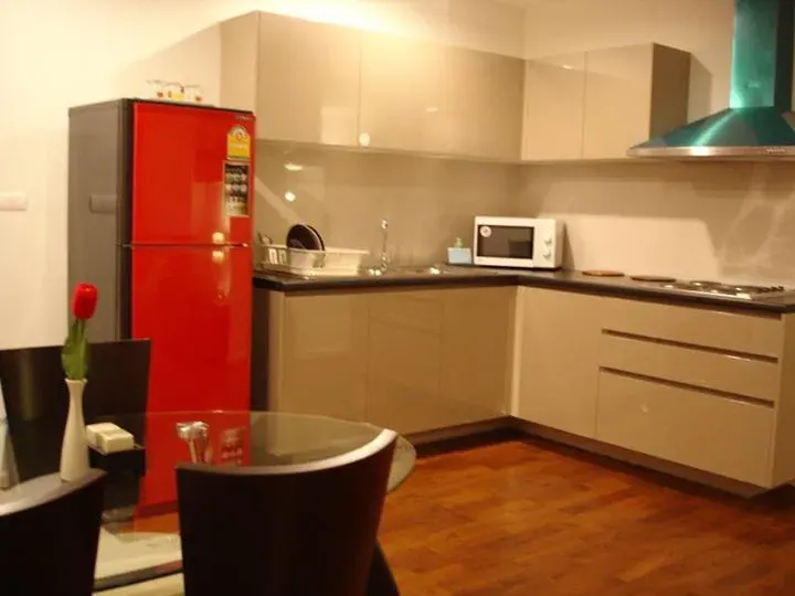 Property photos for Siri On 8
