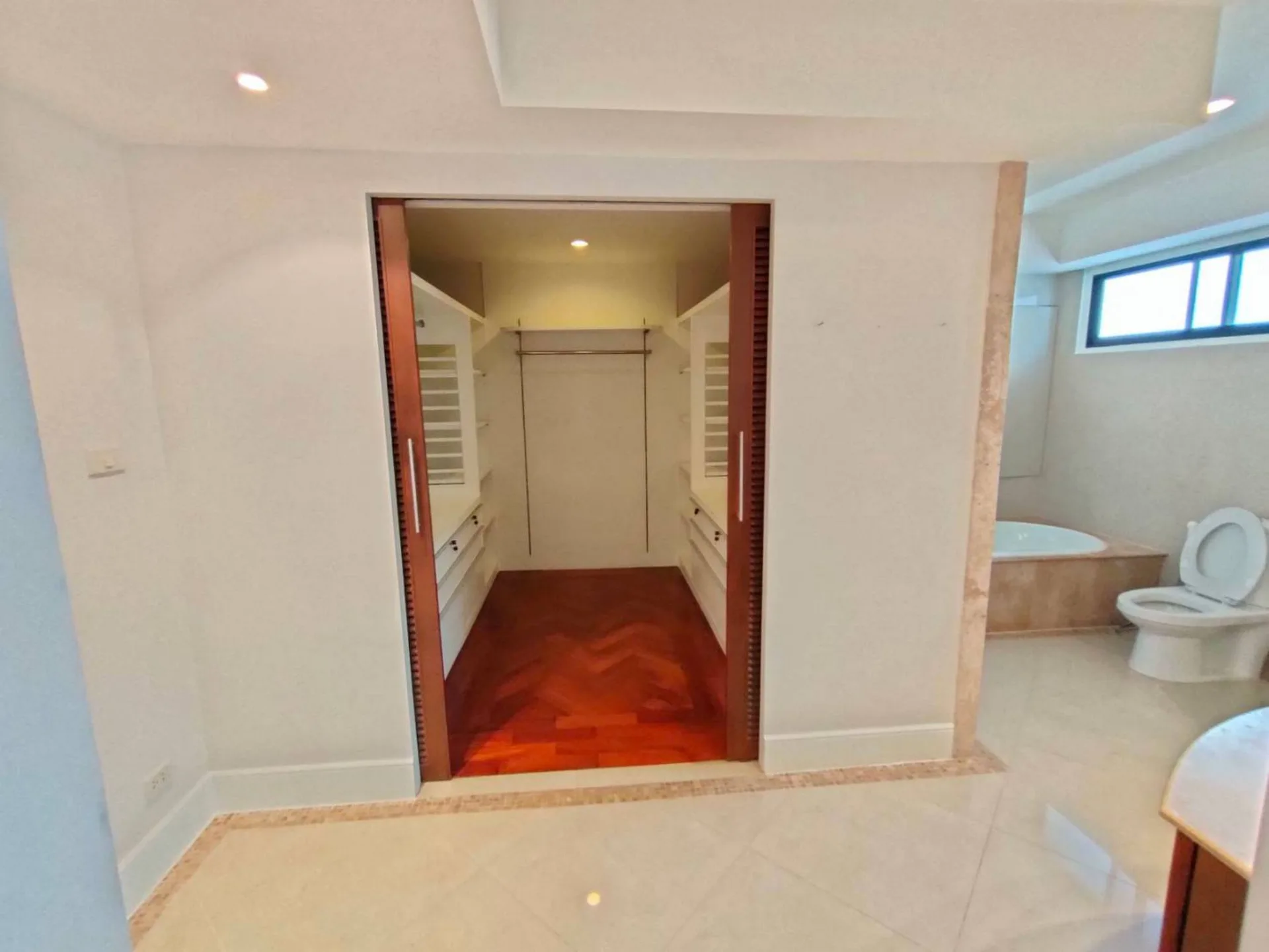 Property photos for Phirom Garden Residence