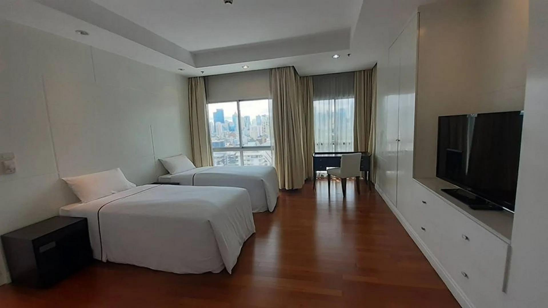 Property photos for Royal Residence Park