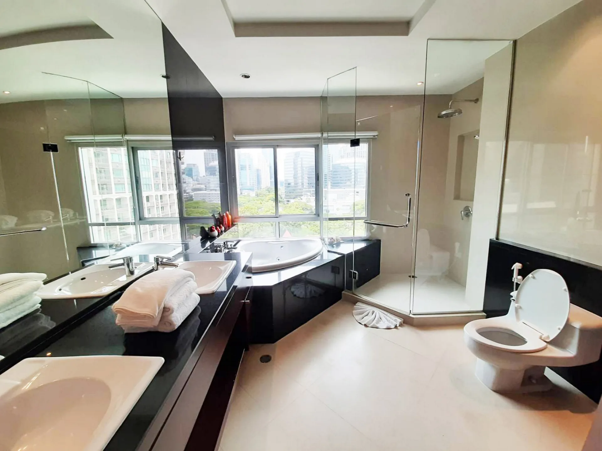 Property photos for Royal Residence Park