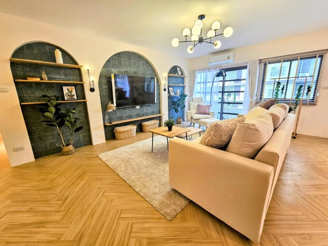 Property photos for Saranjai Mansion